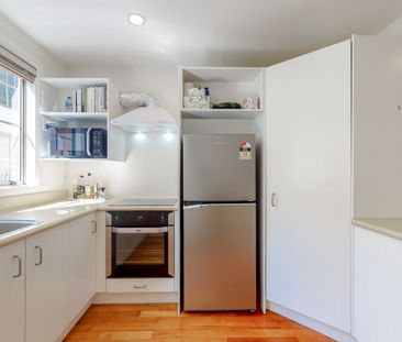 COMFORT AND CALM IN THORNDON - Photo 3