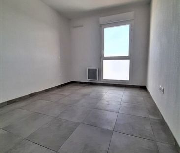 Location Appartement 3 pièces 63m² NIMES 30000 - Photo 2