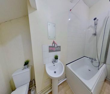 3 bedroom flat to rent - Photo 5