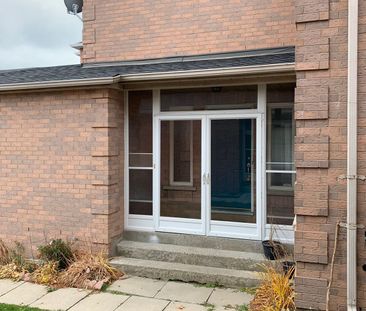 For Lease - 147 Cairncross Crescent, Markham, Ontario - Photo 5
