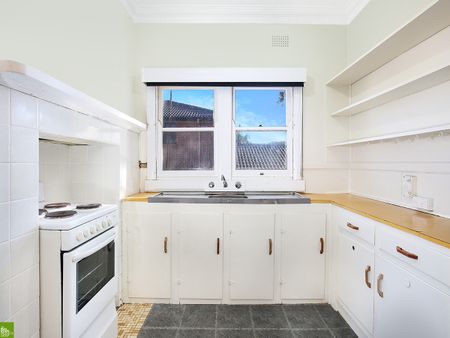 16 Fisher Street, WEST WOLLONGONG NSW 2500 - Photo 5