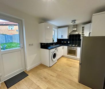 2 bedroom terraced house to rent - Photo 3