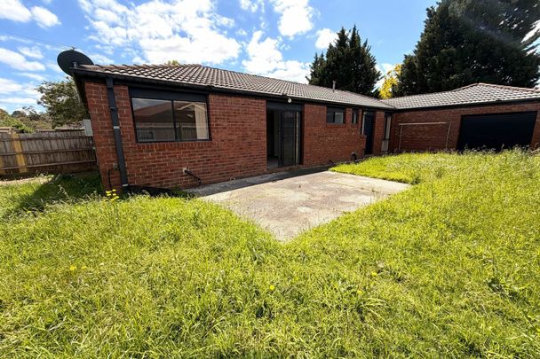 1 Geoffrey Court, Narre Warren VIC - Photo 1