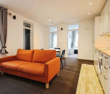 2 bedroom flat to rent - Photo 5