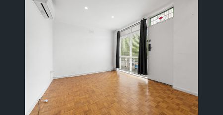 Peaceful and bright! - Photo 2