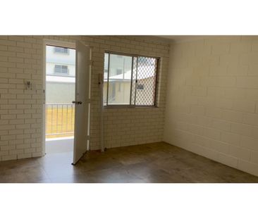 For Rent &vert; Freshly Renovated Gem in the Heart of Wynnum - Photo 2