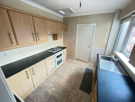 3 bed terraced house to rent in NE34 - Photo 4