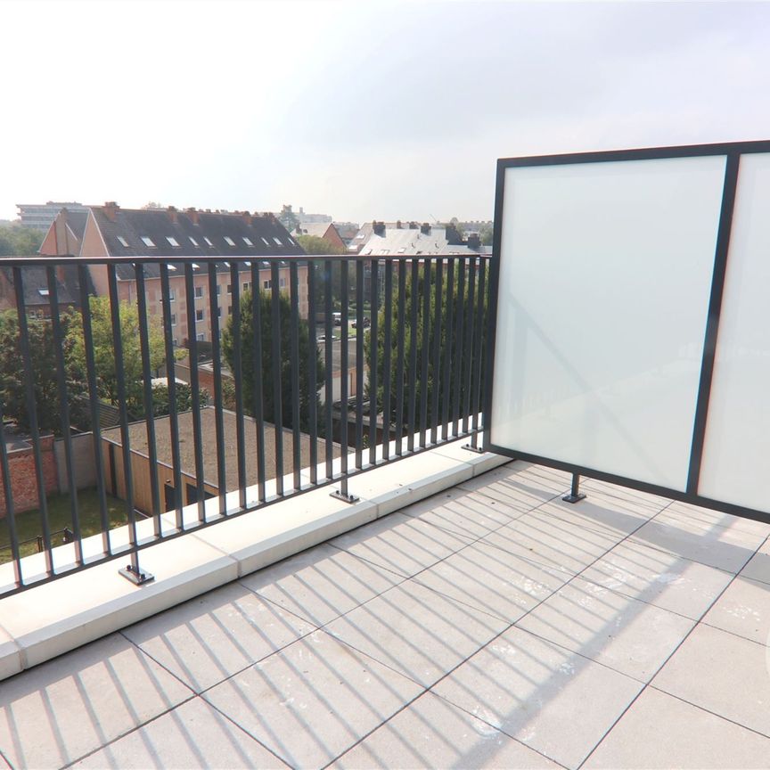 PENTHOUSE IN HARTJE HASSELT MET 1 SLK + 2 TERRASSEN & PARKING - Photo 1