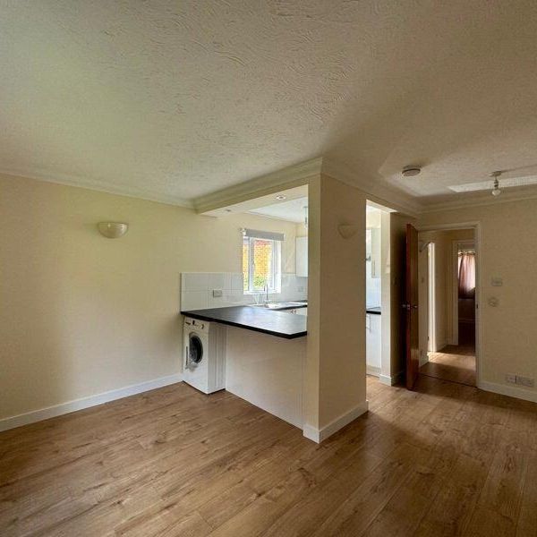 1 bed flat to rent in Pavilion Way, Edgware, HA8 - Photo 1