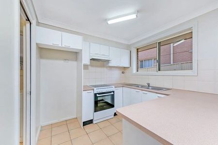 Spacious Three Bedroom House in Great Location - Photo 3