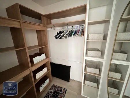 Appartement à louer 4 pièces 76.05m² - Photo 2