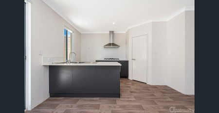 Near new, low maintenance living - Photo 5