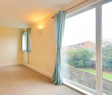 Flat to rent on - Photo 2