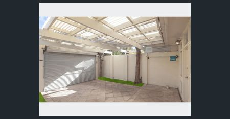 Large Character Home! - Photo 3