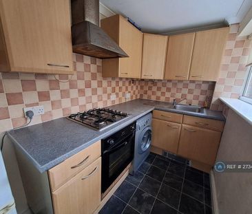 2 bedroom terraced house to rent - Photo 2