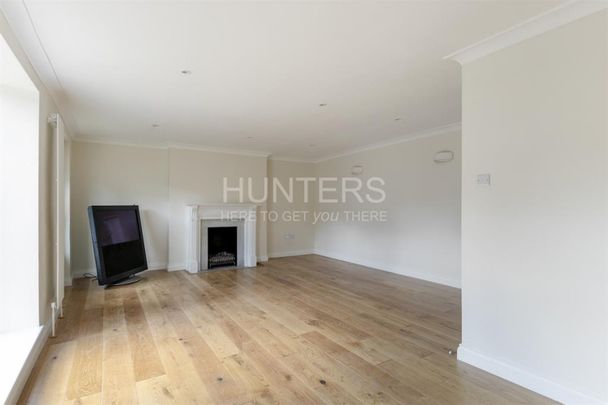 Buckland Crescent, London , NW3 - Photo 1