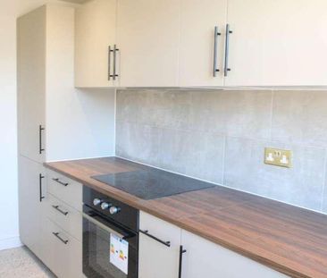 Fenham Road, London, SE15 - Photo 2