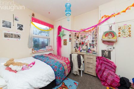 5 bedroom terraced house to rent - Photo 4