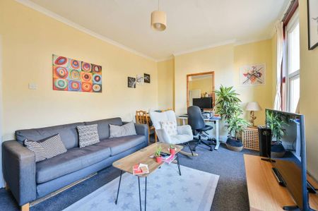 1 bedroom flat to rent - Photo 2