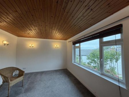 3 bedroom detached bungalow to rent - Photo 3