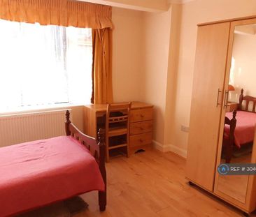 1 bedroom in a house share to rent - Photo 5