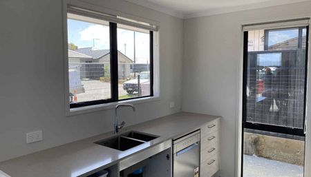 Quality New Two Bedroom - Photo 3