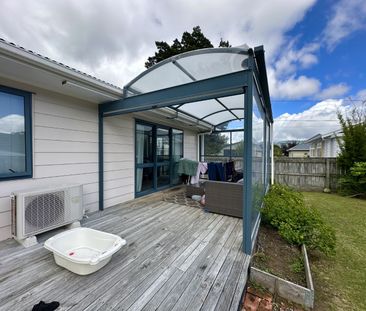 3-Bedroom Home in Lower Hutt! - Photo 6