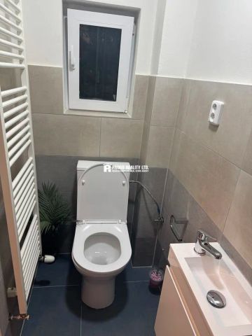 Pronájem bytu 1+kk 36 m - Fotografie 3