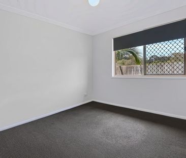 Comfortable Family Living in a Convenient Acacia Ridge Location - Photo 5