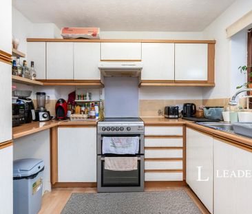 2 bedroom semi-detached house to rent - Photo 6