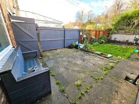 3 bedroom terraced house to rent - Photo 3