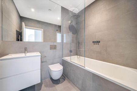 4 bedroom detached house to rent - Photo 4