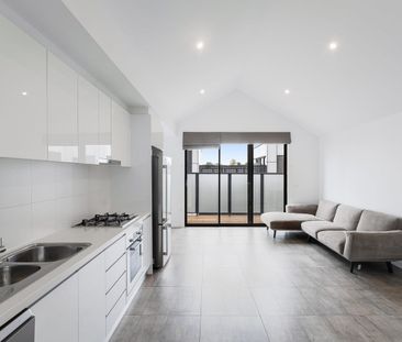 Modern Comfort in Vibrant Brunswick West - Photo 6