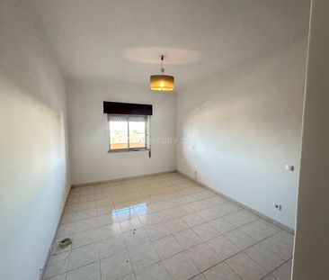 Apartamento T2 +1 para arrendar em Faro - Photo 1