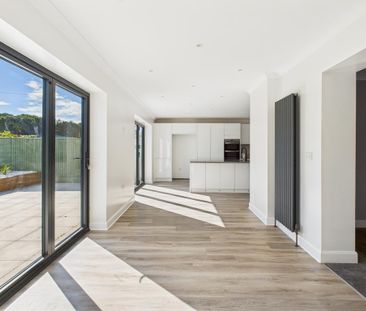 4 bedroom semi-detached house to rent - Photo 2