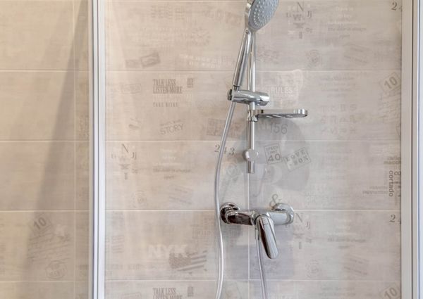 Wonderful single room in Via Riccardo Pitteri