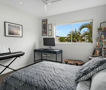 34 South Bay Drive, Varsity Lakes QLD 4227 - House For Rent | Domain - Photo 2