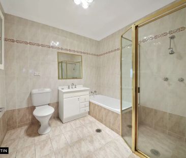 MGM MARTIN - AIR CONDITIONED THREE BEDROOM PRIVATE TOWN HOUSE - Photo 2