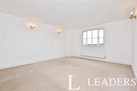 6 bedroom house to rent The Broadway, Dunmow, Essex, CM6 - Photo 3