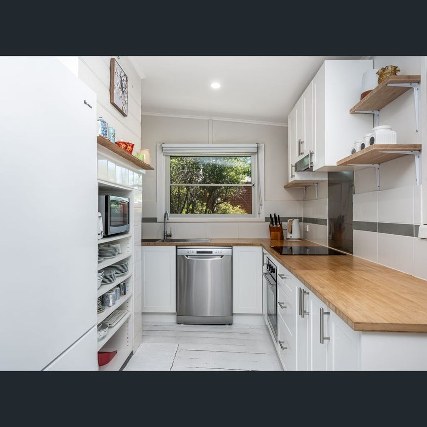 33 Shamrock Street, Golden Square, Vic 3555 - Photo 1