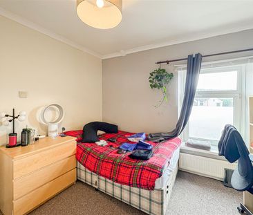Room For Rent Queen Street, Pontypridd - Photo 5