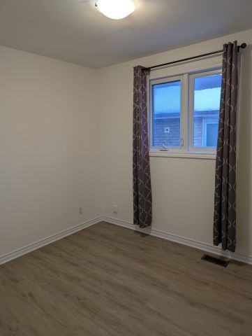 For Lease - 435 Colborne Street, Bradford West Gwillimbury, Ontario - Photo 5