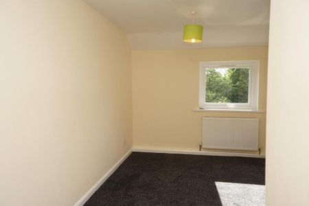 2 bedroom semi-detached house to rent - Photo 4