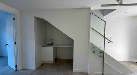 Brand New, Modern & Stylish Townhouse! - Photo 3