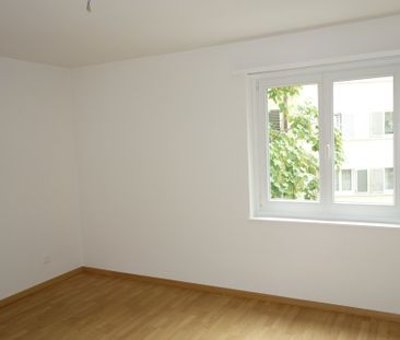 Zentral gelegene Wohnung mit grossem Balkon - Photo 5