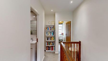 3 bedroom end of terrace house to rent - Photo 2