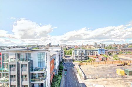 2 bedroom penthouse to rent - Photo 3