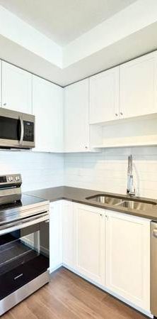 1 bed 1 den Surrey Fleetwood Brand New condo for rent - Photo 1