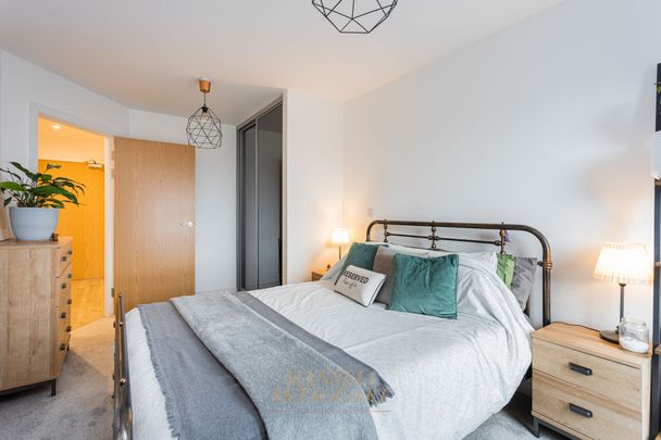 West Green Drive, Crawley, RH11 - Photo 1