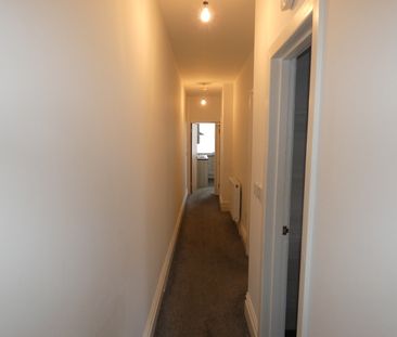 Holmfield Road Flat 2 - Photo 6